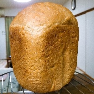 粉チーズとオリーブオイルの食パン(HB)